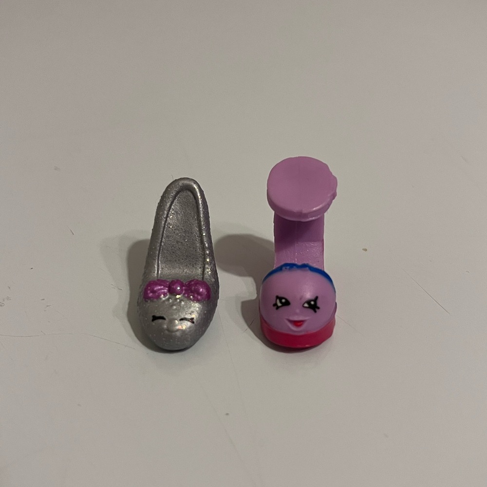 Shopkins Shoe Duo - Wilma Wedge (S3 Rare) & Sue Shoe (S7)